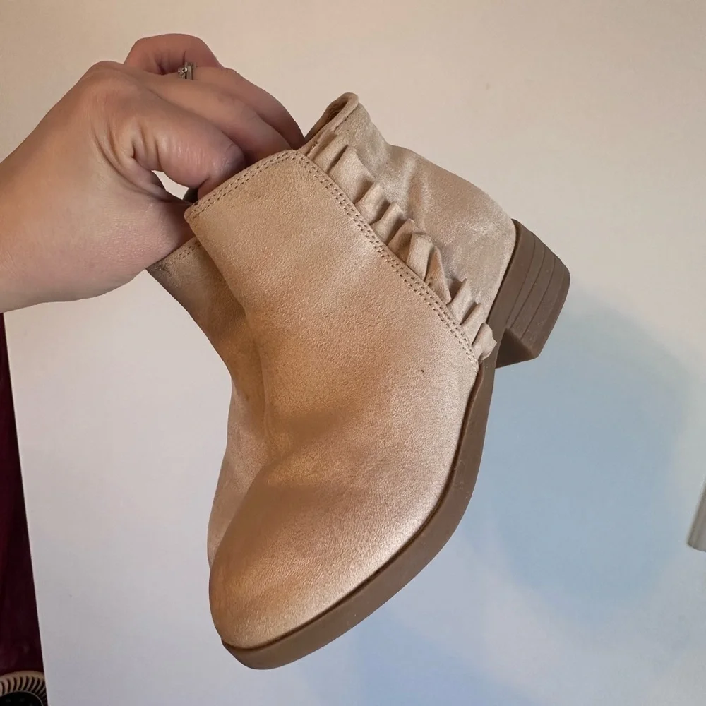 Girls Faux suede Elegant Cream Ankle Boots